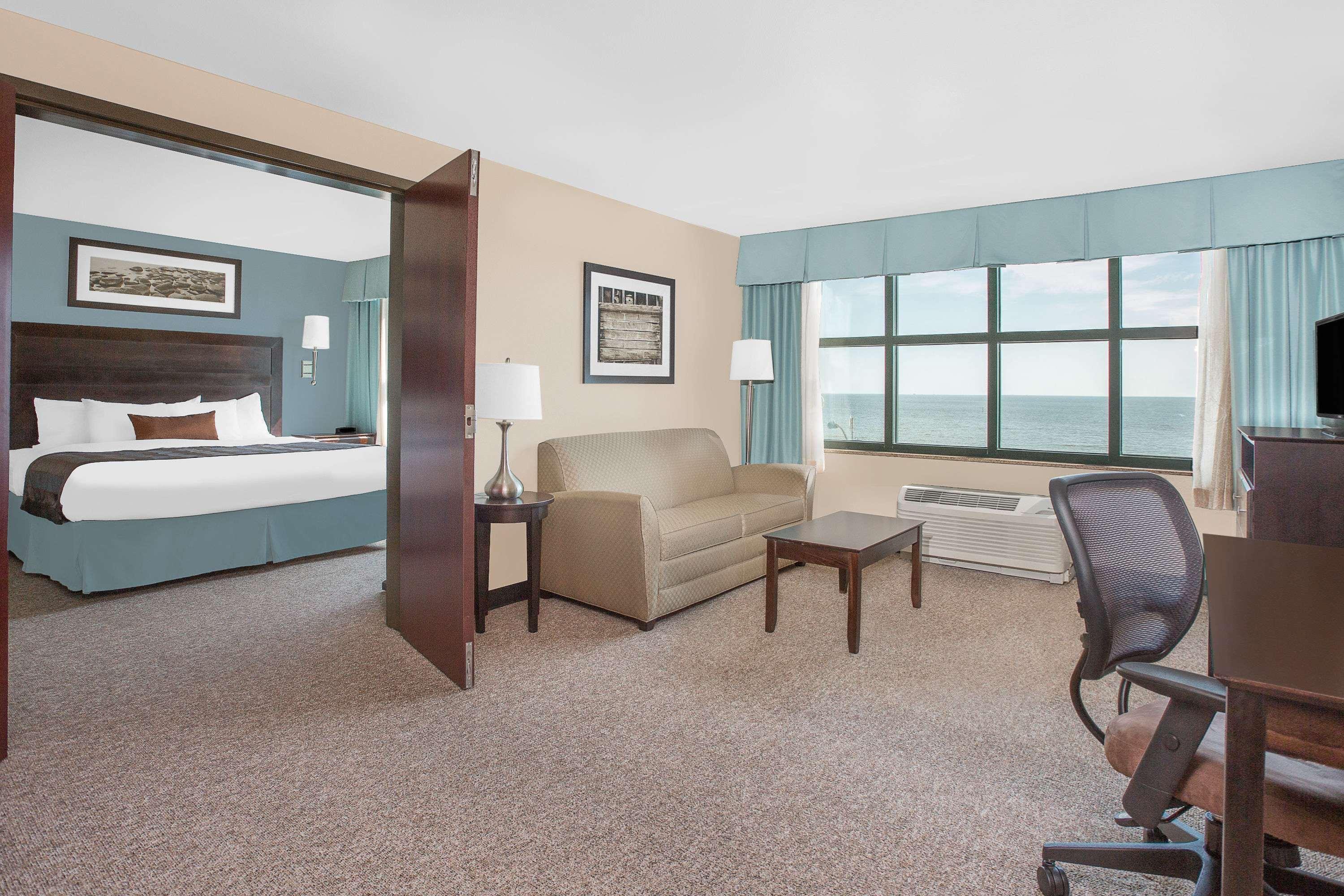 Holiday Inn Express - Gulfport Beach By Ihg מראה חיצוני תמונה