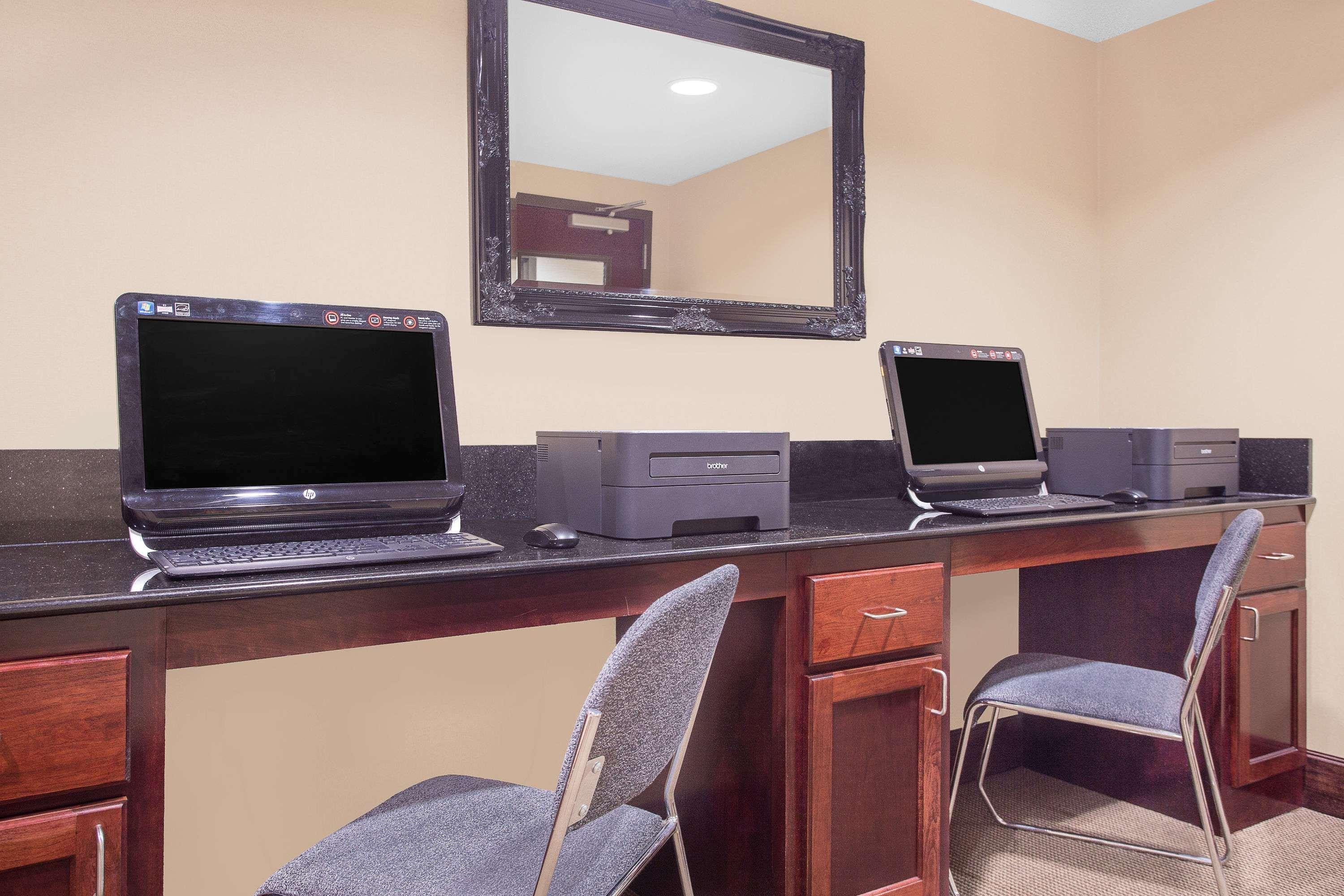 Holiday Inn Express - Gulfport Beach By Ihg מראה חיצוני תמונה