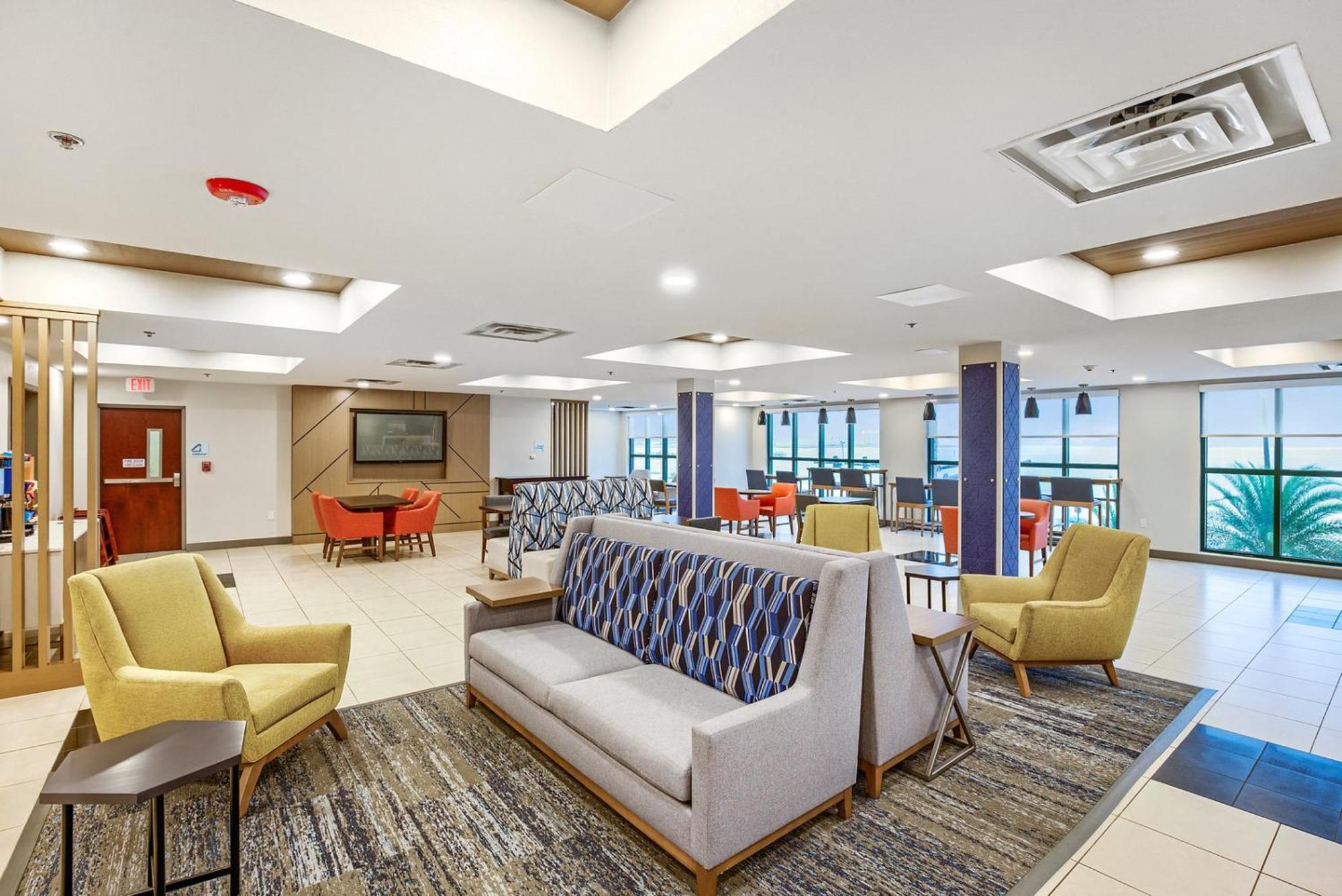 Holiday Inn Express - Gulfport Beach By Ihg מראה חיצוני תמונה