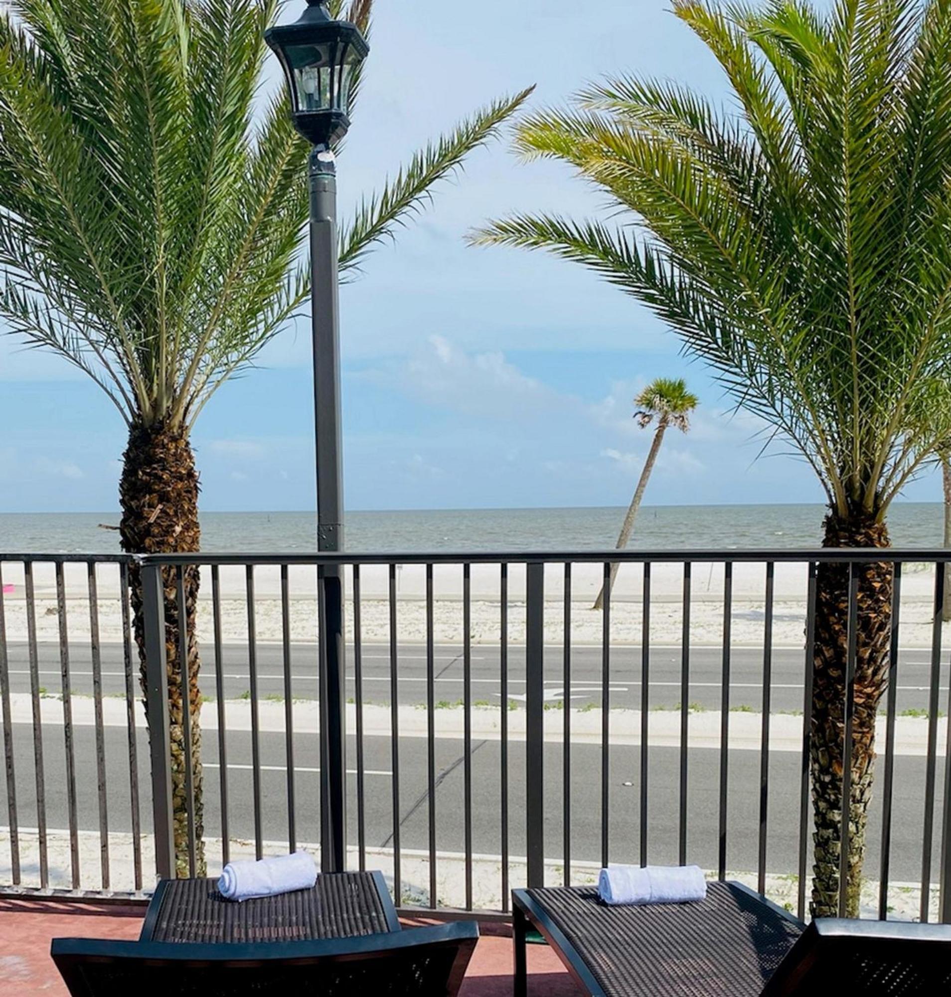 Holiday Inn Express - Gulfport Beach By Ihg מראה חיצוני תמונה