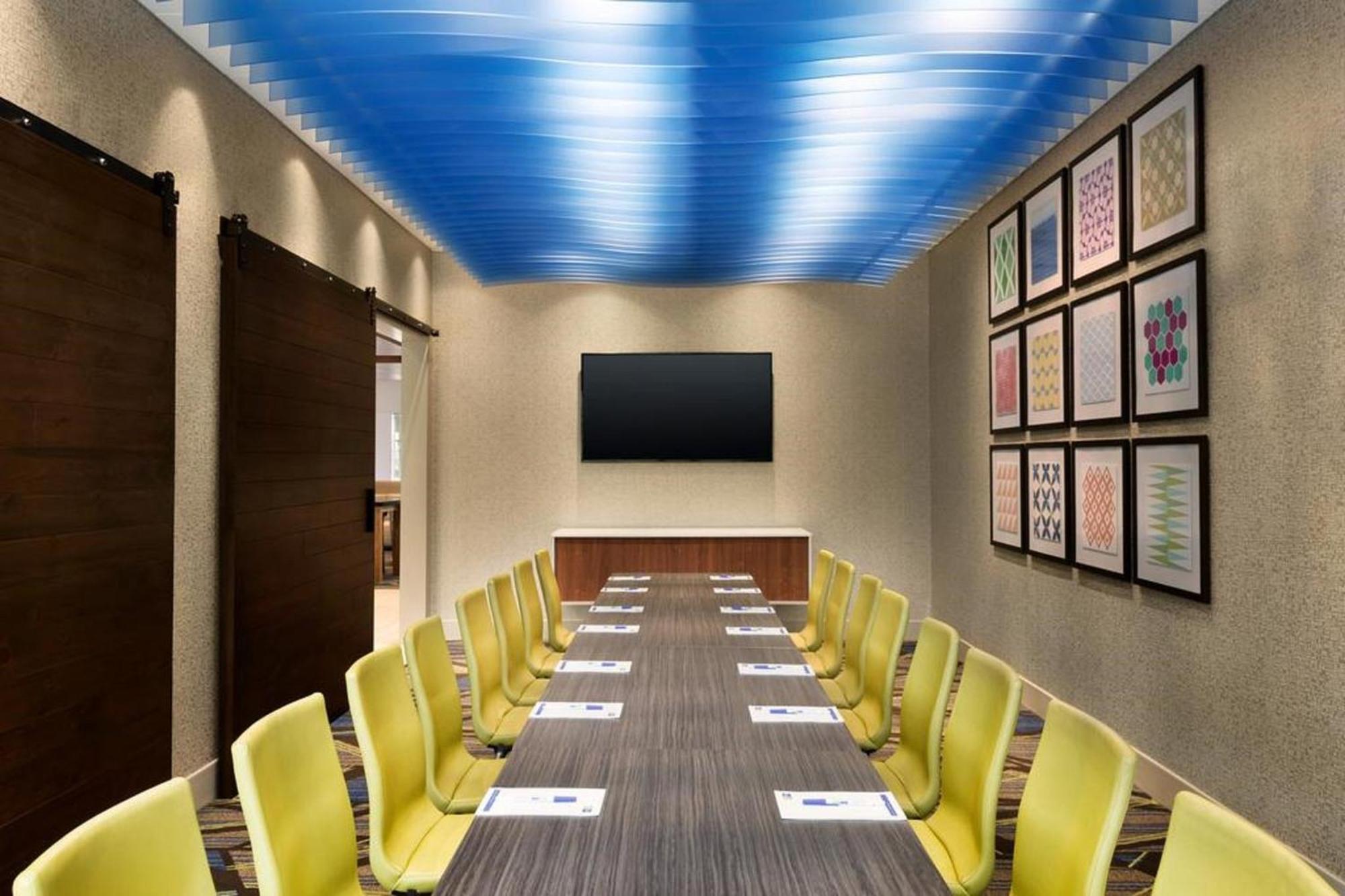Holiday Inn Express - Gulfport Beach By Ihg מראה חיצוני תמונה