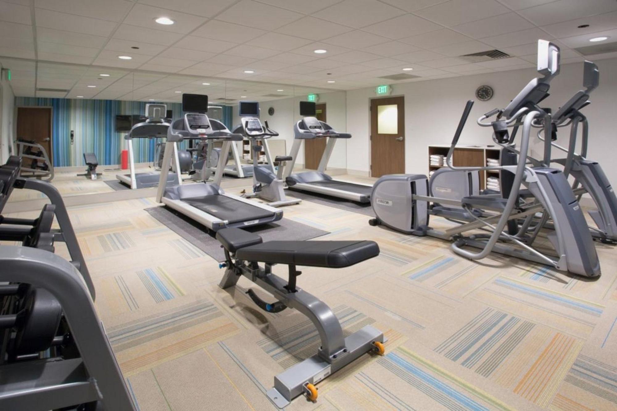 Holiday Inn Express - Gulfport Beach By Ihg מראה חיצוני תמונה