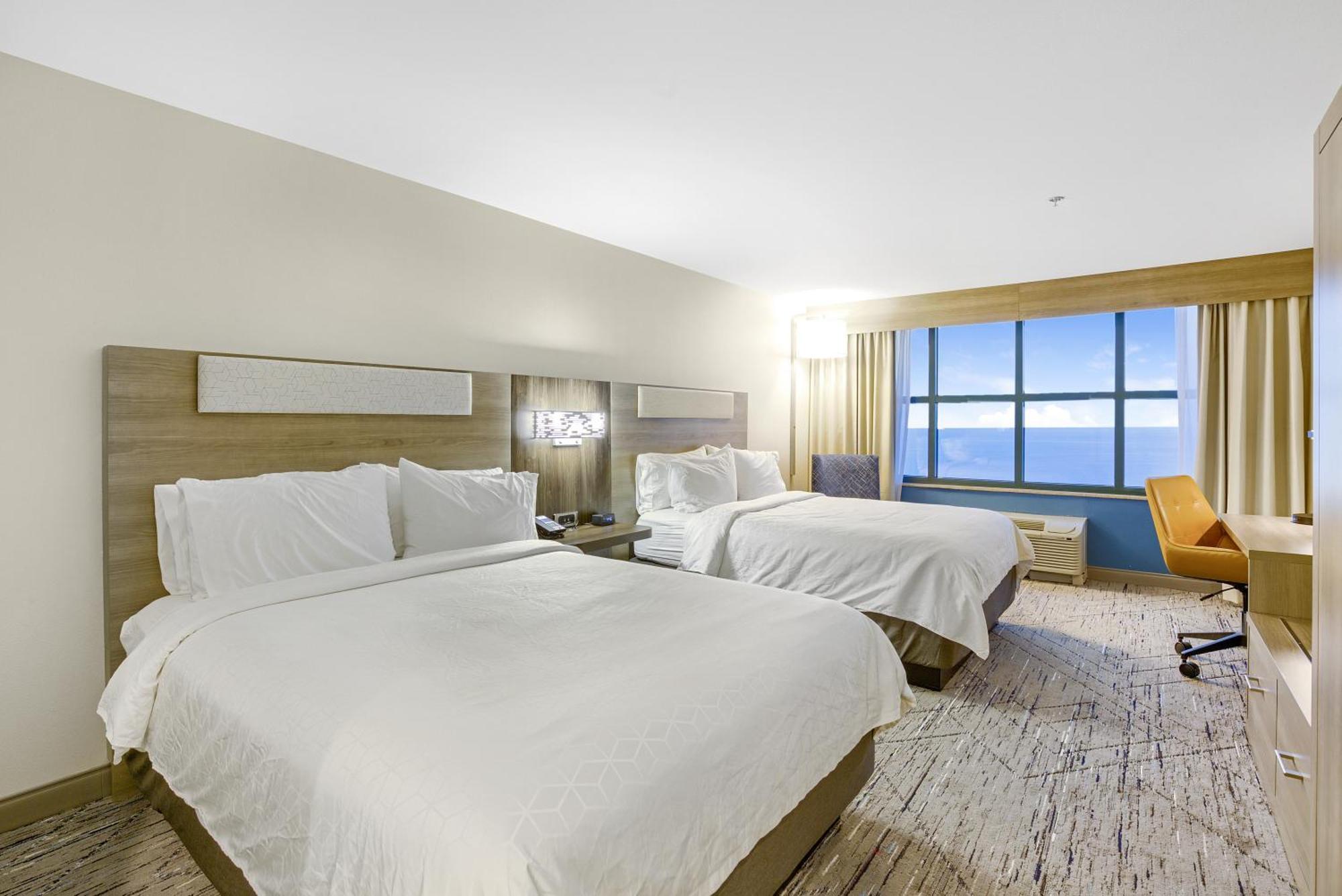 Holiday Inn Express - Gulfport Beach By Ihg מראה חיצוני תמונה